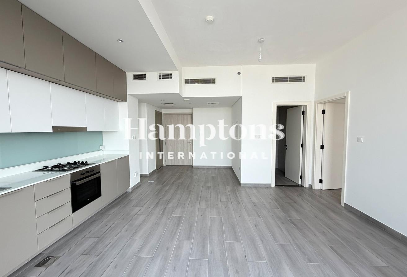 Vacant | Unfurnished | Open Kitchen photo 7