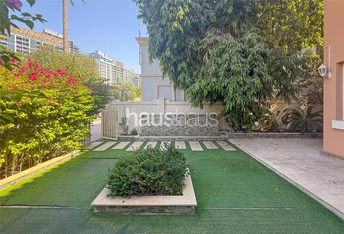 Large Corner Plot C1 | Golf Course View | Pool photo 14