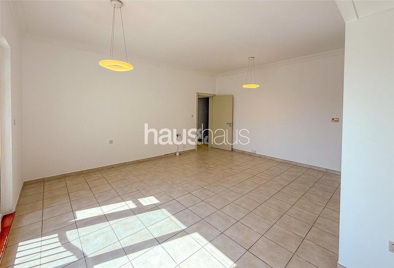 Large Corner Plot C1 | Golf Course View | Pool photo 12