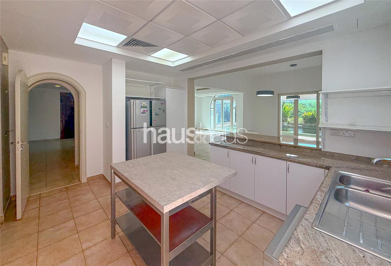 Large Corner Plot C1 | Golf Course View | Pool photo 3