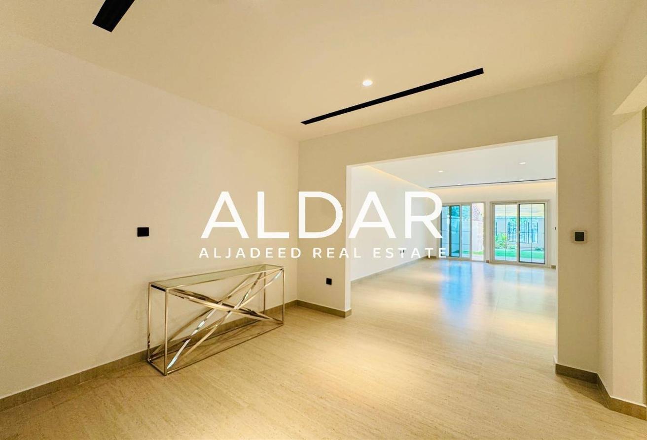 G+1 | Renovated | Park Facing | Ready To Move photo 4