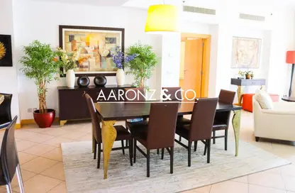 Apartment - 3 Bedrooms - 3 Bathrooms for rent in Al Haseer - Shoreline Apartments - Palm Jumeirah - Dubai