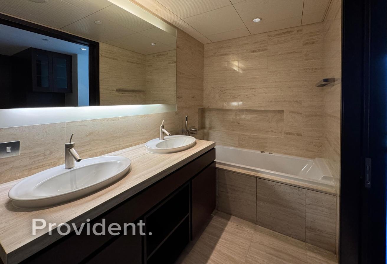 Mid Floor | DIFC Views | Multiple Options photo 10