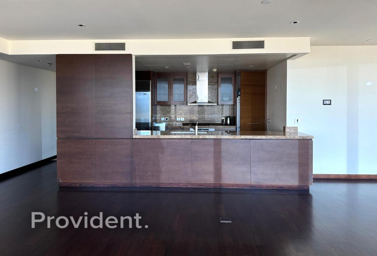 Mid Floor | DIFC Views | Multiple Options photo 3