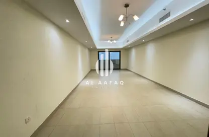 Apartment - 3 Bedrooms - 5 Bathrooms for rent in Al Khan Corniche - Al Khan - Sharjah