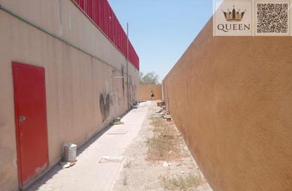 Warehouse - Studio - 1 Bathroom for rent in Al Sajaa Industrial - Al Sajaa - Sharjah