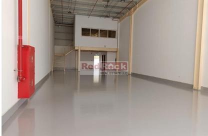 Warehouse - Studio - 1 Bathroom for rent in RAS - Umm Ramool - Dubai