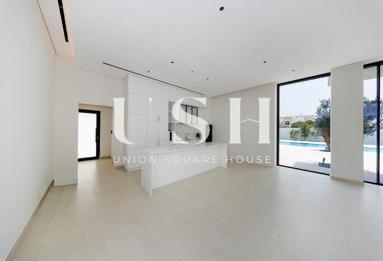 Luxurious 5BR | Private Pool | Landscape Garden photo 5