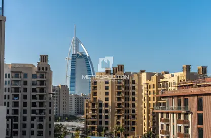 Apartment - 3 Bedrooms - 4 Bathrooms for rent in Al Jazi 4 - Madinat Jumeirah Living - Umm Suqeim - Dubai