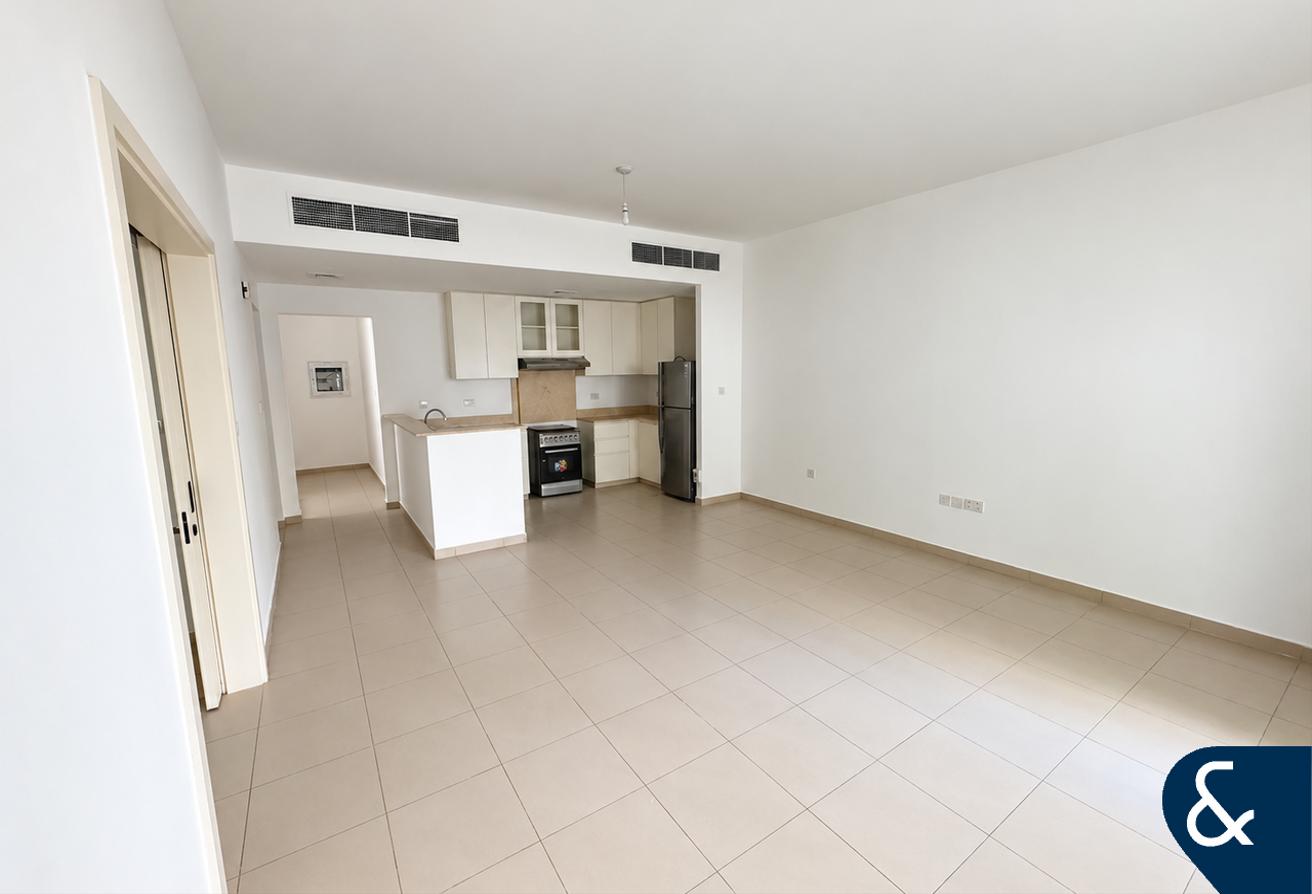 Single Row | Family Friendly | 4 Bed + Maids photo 10