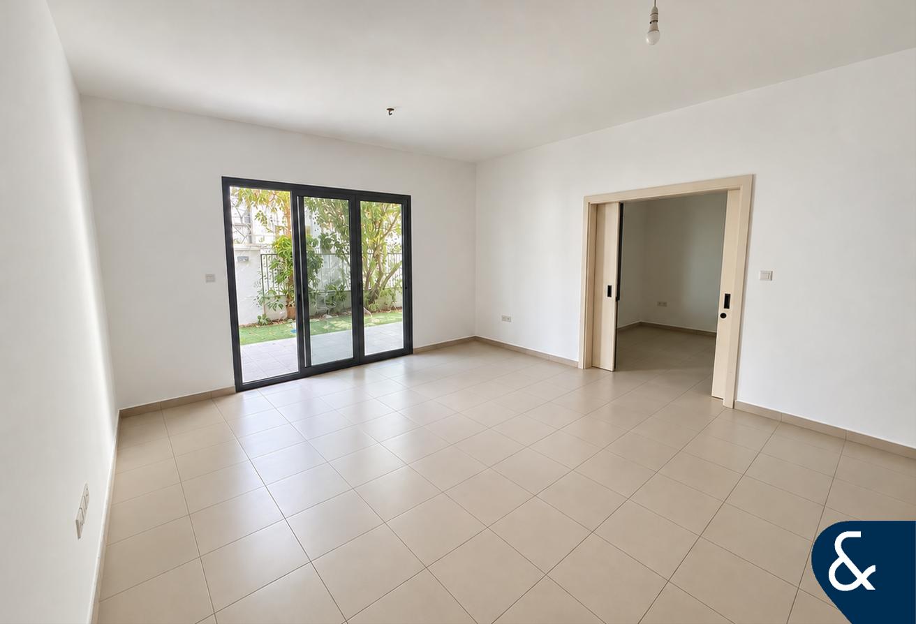 Single Row | Family Friendly | 4 Bed + Maids photo 11