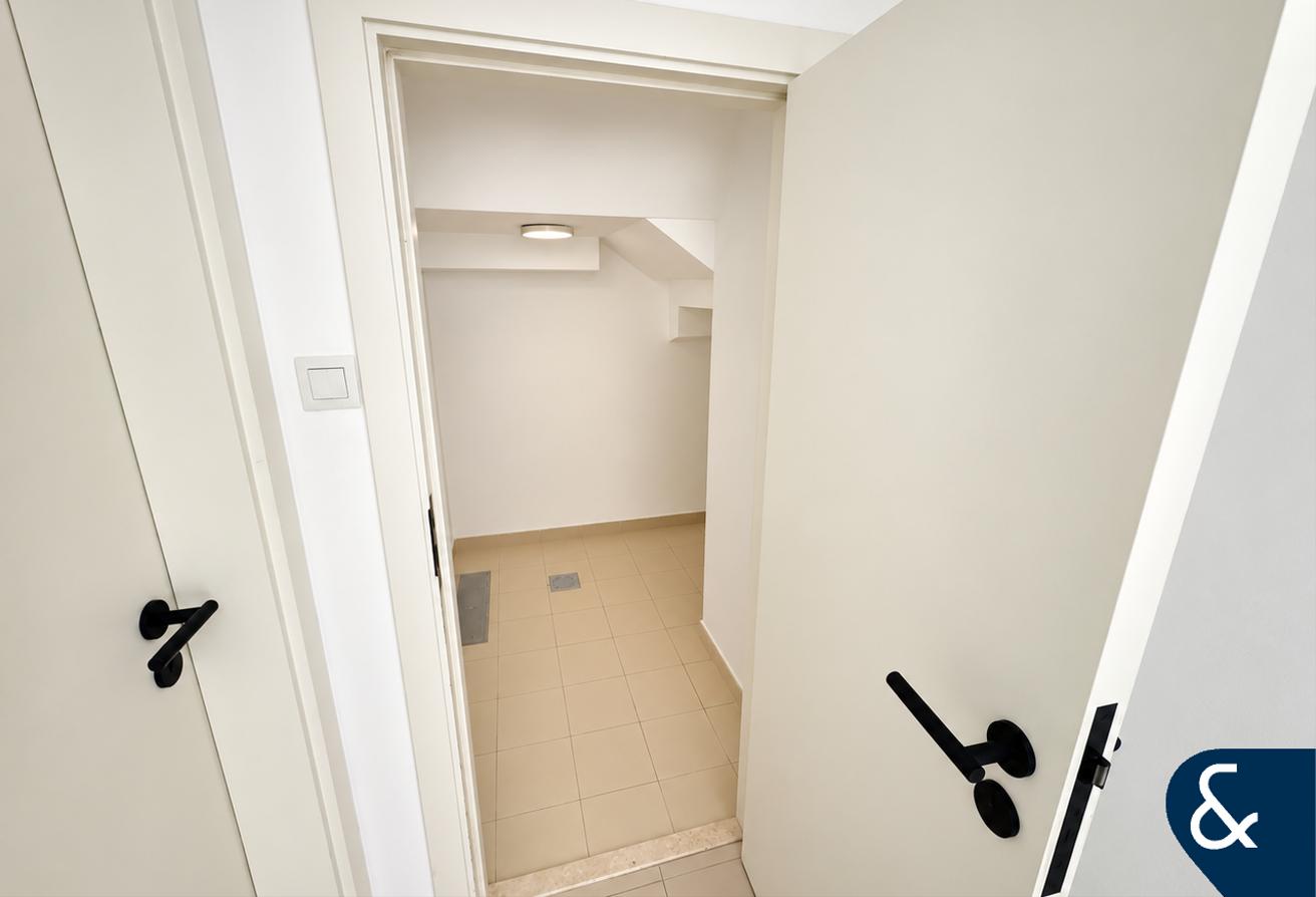 Single Row | Family Friendly | 4 Bed + Maids photo 21