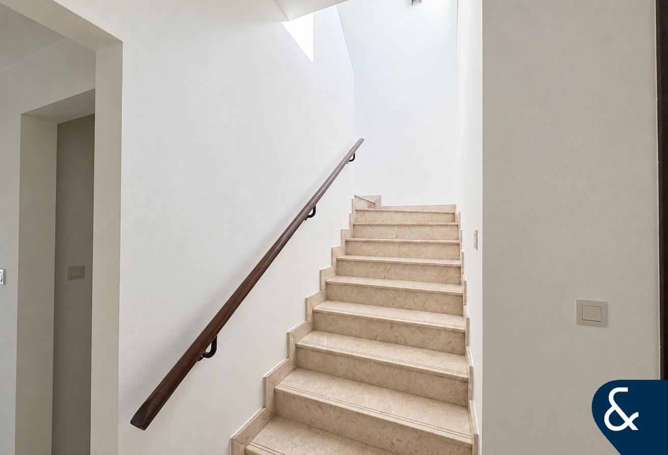 Single Row | Family Friendly | 4 Bed + Maids photo 23