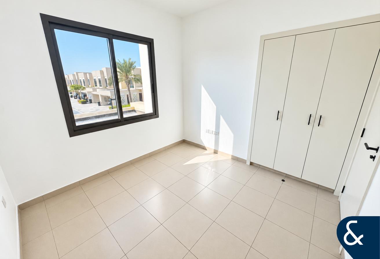 Single Row | Family Friendly | 4 Bed + Maids photo 28