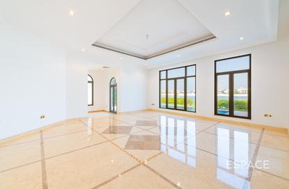 Villa - 6 Bedrooms - 7 Bathrooms for sale in Signature Villas Frond E - Signature Villas - Palm Jumeirah - Dubai