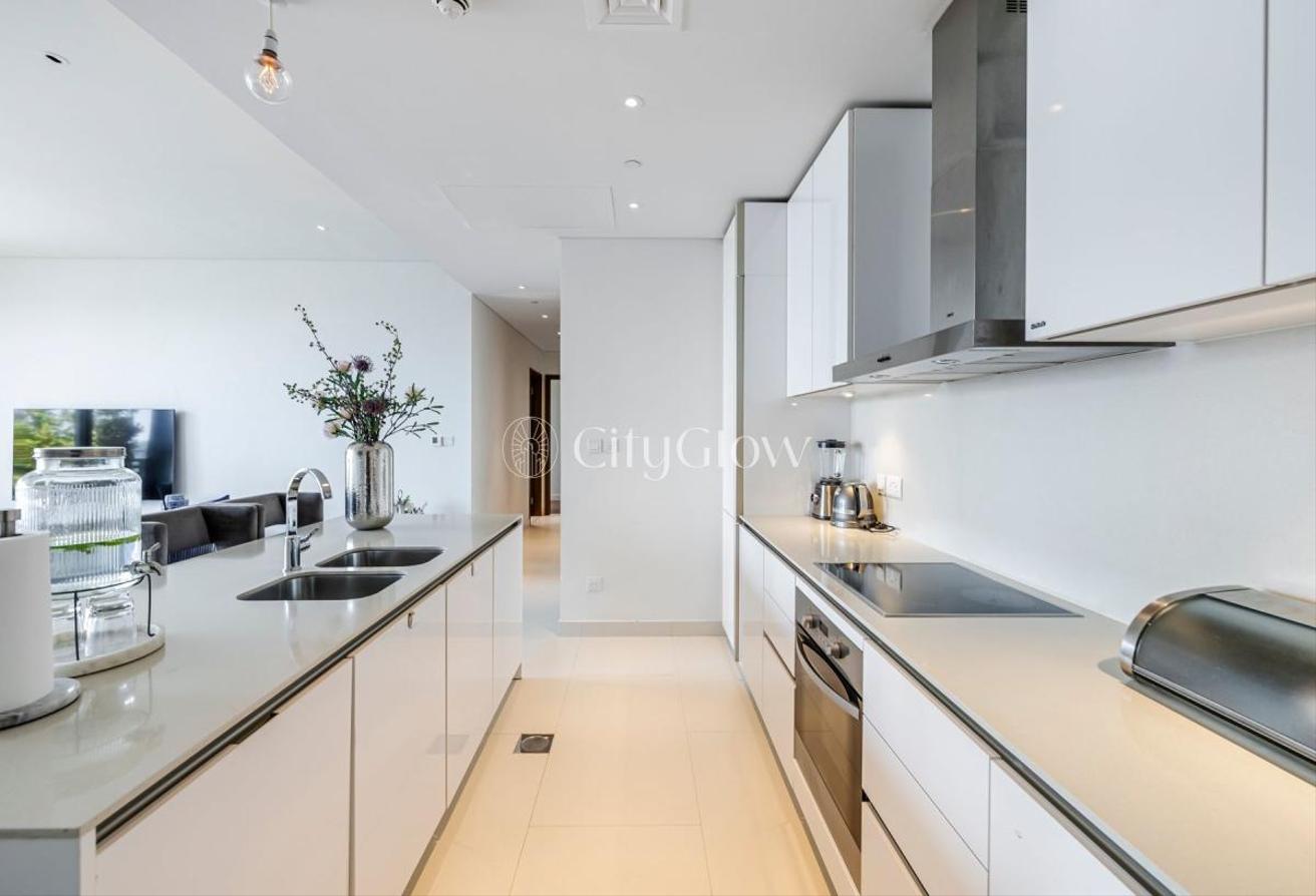 Exclusive | Furnished| Balcony with Boulevard View photo 9