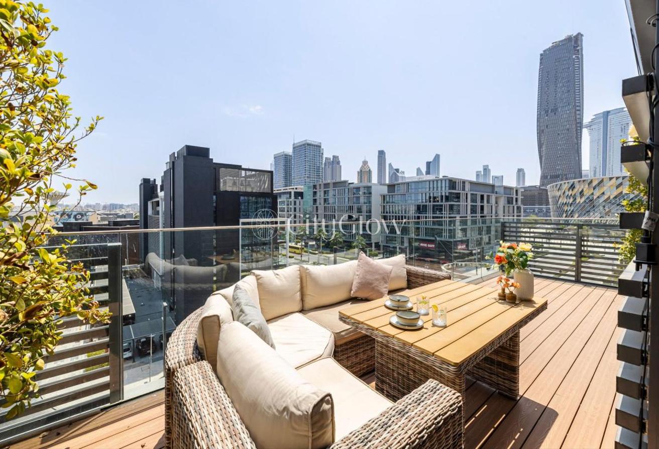 Exclusive | Furnished| Balcony with Boulevard View photo 24
