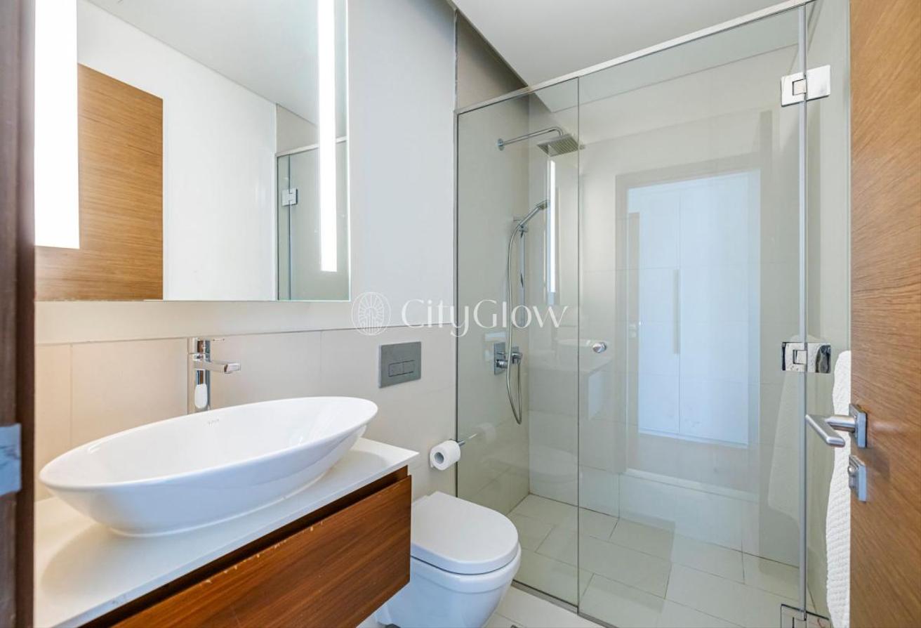 Exclusive | Furnished| Balcony with Boulevard View photo 21