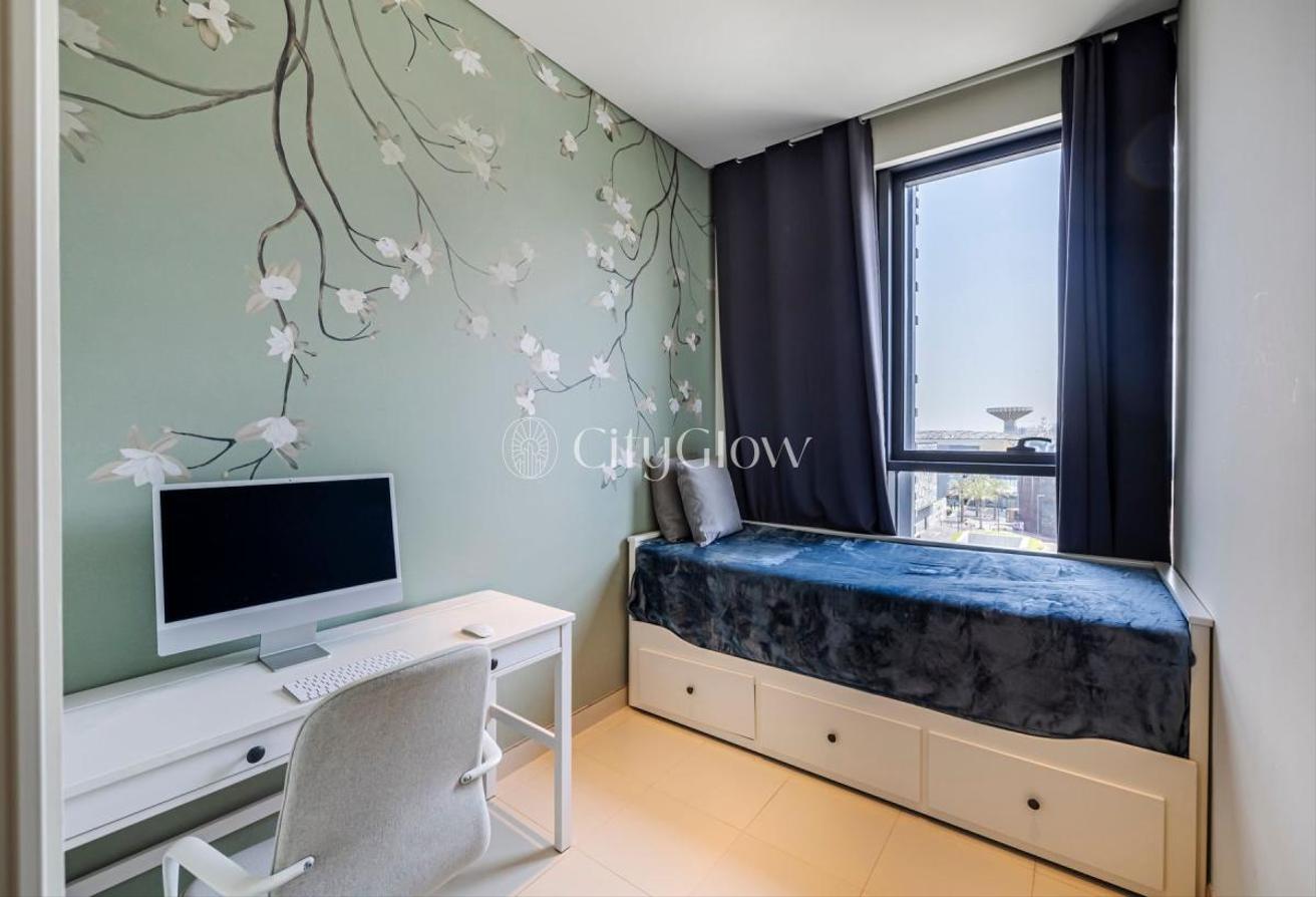 Exclusive | Furnished| Balcony with Boulevard View photo 18