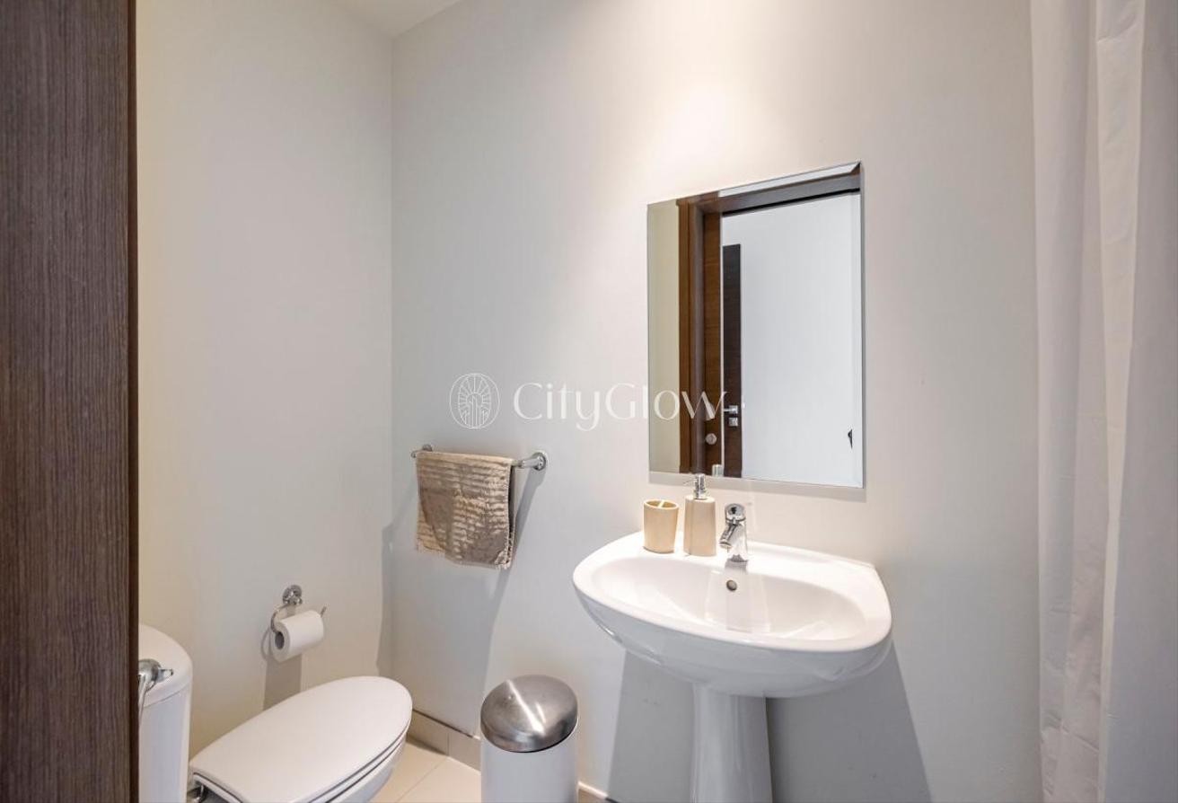 Exclusive | Furnished| Balcony with Boulevard View photo 23