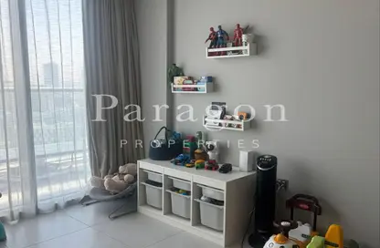 شقة - 2 غرف نوم - 2 حمامات للايجار في مونت روز ريزيدنس B - مونت روز - حديقة دبي العلميه - دبي