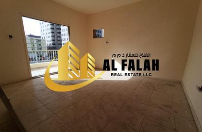 شقة - 2 غرف نوم - 2 حمامات للايجار في شارع جمال عبد الناصر - المجاز - الشارقة