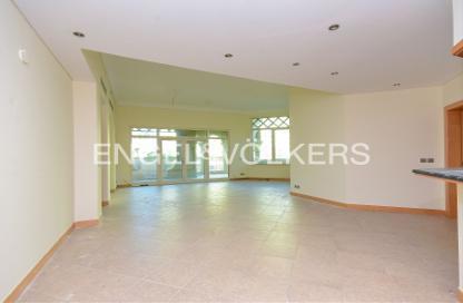 Apartment - 3 - 4 for sale in Abu Keibal - Shoreline Apartments - Palm Jumeirah - Dubai
