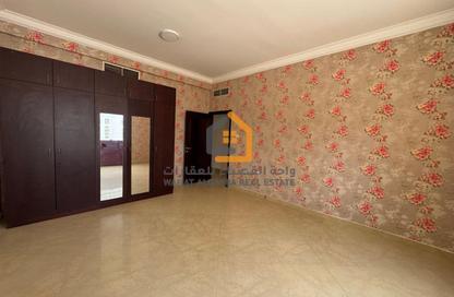 Apartment - 2 Bedrooms - 2 Bathrooms for rent in Al Khan 5 building - Al Khan - Sharjah