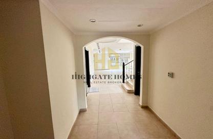 Villa - 4 Bedrooms - 5 Bathrooms for rent in Jumeirah Park - Dubai