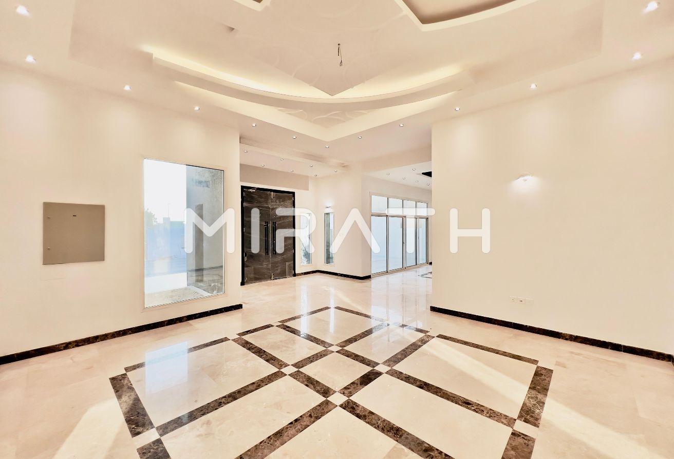 Upgraded 5BR Villa | Large Layout | Private Pool photo 4