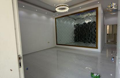Villa - 5 Bedrooms - 7 Bathrooms for rent in Al Yasmeen 1 - Al Yasmeen - Ajman