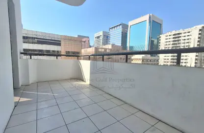 Apartment - 3 Bedrooms - 2 Bathrooms for rent in Hamdan Street - Abu Dhabi Apartment - 3 Bedrooms - 2 Bathrooms for rent in Hamdan Street - Abu Dhabi