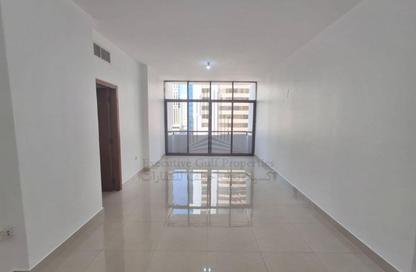 Apartment - 3 Bedrooms - 2 Bathrooms for rent in Hamdan Street - Abu Dhabi