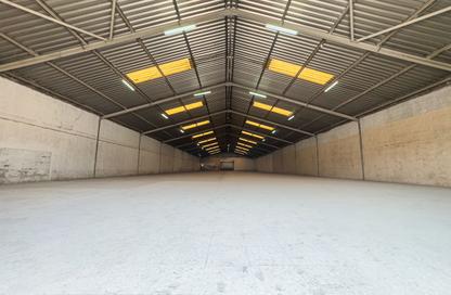 Warehouse - Studio for rent in Umm Ramool - Dubai
