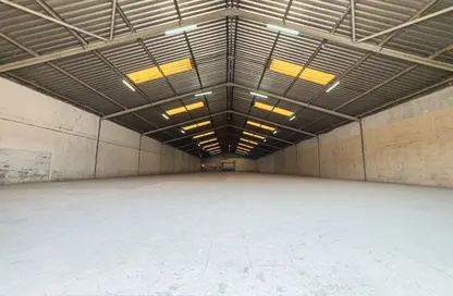Warehouse - Studio for rent in Umm Ramool - Dubai