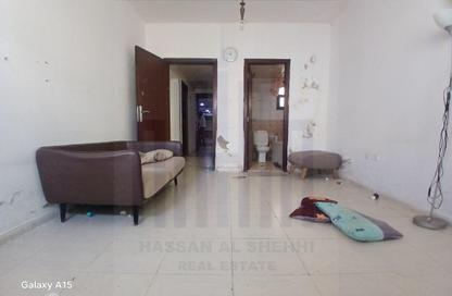Apartment - 1 - 2 for rent in Muwailih Building - Muwaileh - Sharjah