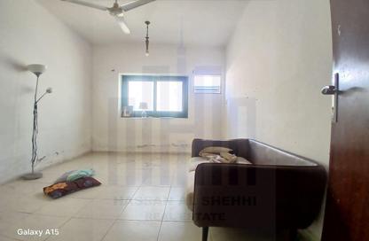 Apartment - 1 - 2 for rent in Muwailih Building - Muwaileh - Sharjah