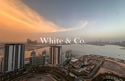 شقة - 2 غرف نوم - 2 حمامات للبيع في B كريك سايد 18 - حدائق الإمارات 1 - مرسى خور دبي - دبي