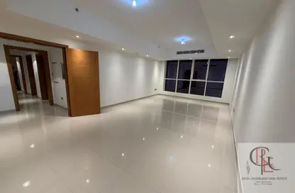 Apartment - 3 Bedrooms - 3 Bathrooms for rent in Cornich Al Khalidiya - Al Khalidiya - Abu Dhabi