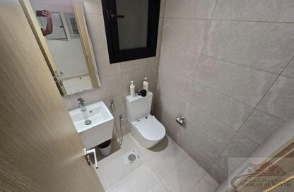 Apartment - 1 Bedroom - 2 Bathrooms for rent in Muwaileh 29 Building - Muwaileh - Sharjah