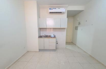 Apartment - Studio - 1 Bathroom for rent in Fire Station Road - Muwaileh - Sharjah