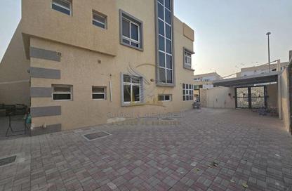 Villa - 4 - 6 for rent in Al Jazzat - Al Riqqa - Sharjah