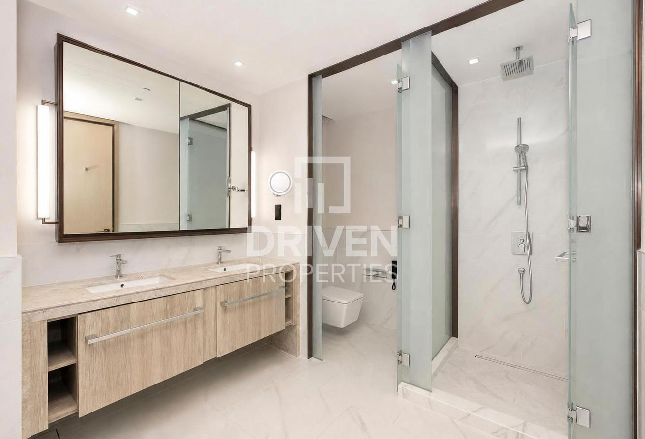 Good Price | High Floor | Stunning Water View photo 14