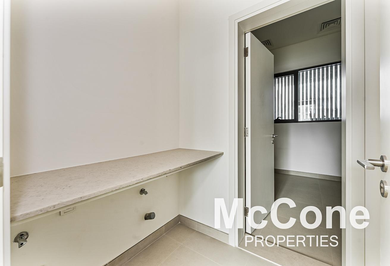 Modern | Brand New | Spacious Layout photo 9