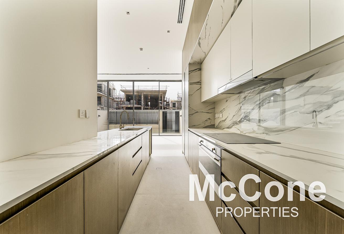 Modern | Brand New | Spacious Layout photo 4