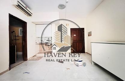 Apartment - Studio - 1 for rent in Fire Station Road - Muwaileh - Sharjah