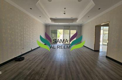 Villa - Studio - 4 Bathrooms for rent in Jumeirah 1 Villas - Jumeirah 1 - Jumeirah - Dubai