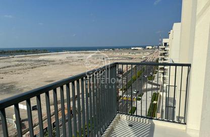 Apartment - 3 Bedrooms - 4 Bathrooms for sale in Shams Residence - Maryam Island - Al Khan - Sharjah Apartment - 3 Bedrooms - 4 Bathrooms for sale in Shams Residence - Maryam Island - Al Khan - Sharjah