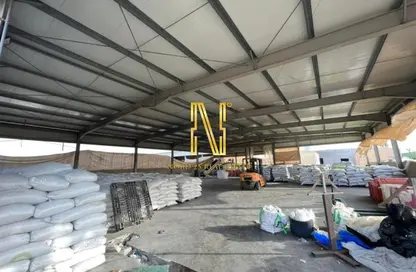 مستودع - استوديو - 3 حمامات للبيع في المنطقة الحرة بالحمرية - الشارقة