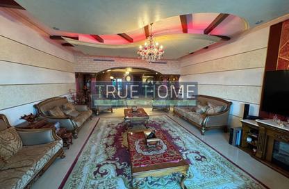 Apartment - 3 Bedrooms - 5 Bathrooms for sale in Al Muhannad Tower - Al Majaz - Sharjah Apartment - 3 Bedrooms - 5 Bathrooms for sale in Al Muhannad Tower - Al Majaz - Sharjah